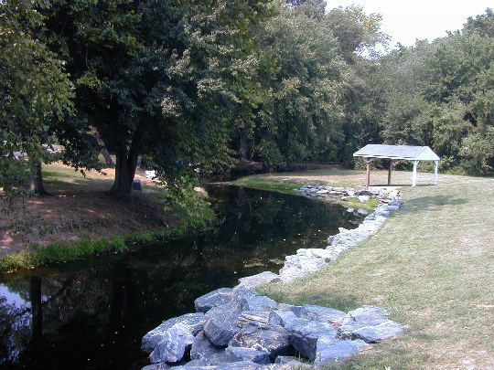 Photo of Unicorn Lake spillway.