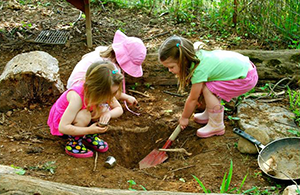  Exploring with Loose Parts at Lucy School